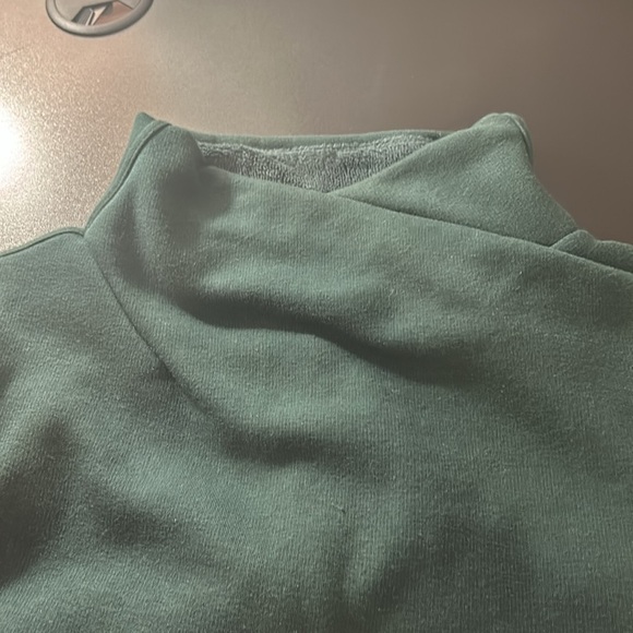 Athleta Sweatshirt Pullover Fleece Lined Thumb Holes Zippered Pockets Sz Small - Picture 10 of 10